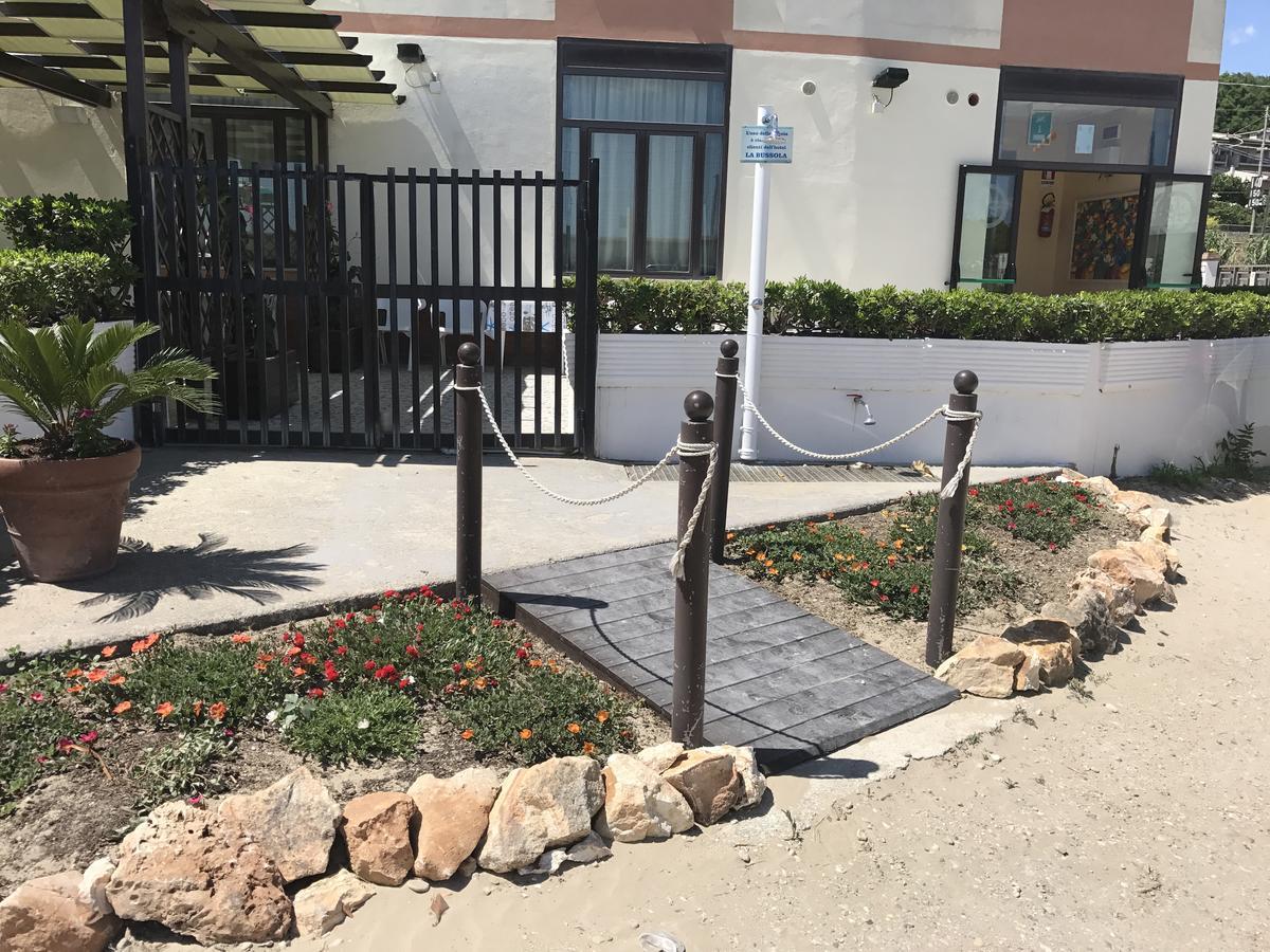 Hotel La Bussola Ортона Екстер'єр фото